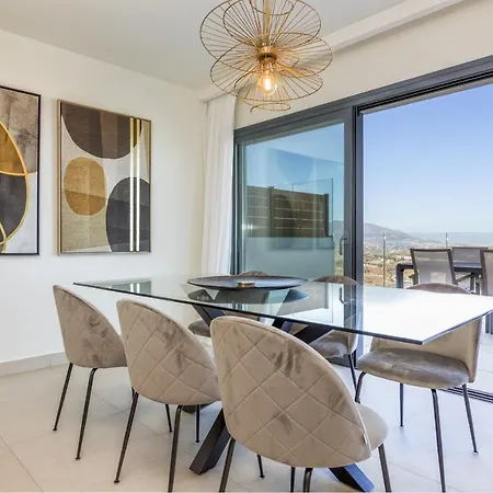 Vivi Homes - The One Pool, Sauna, Gym & Terrace Apartment *