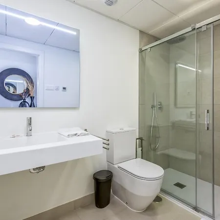 Vivi Homes - The One Pool, Sauna, Gym & Terrace Apartment