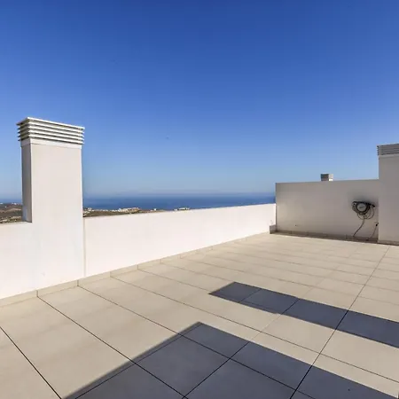 Vivi Homes - The One Pool, Sauna, Gym & Terrace Apartment